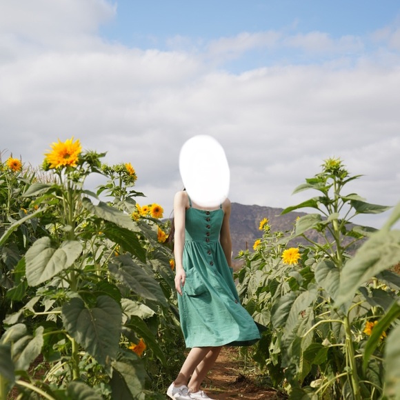 Vintage F21 Button-up dress with adjustable straps in green - Picture 2 of 3